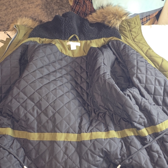 H&M Faux Fur Hooded Green Parka Coat Women’s S‎ Long Quilted Winter Jacket - Picture 13 of 16